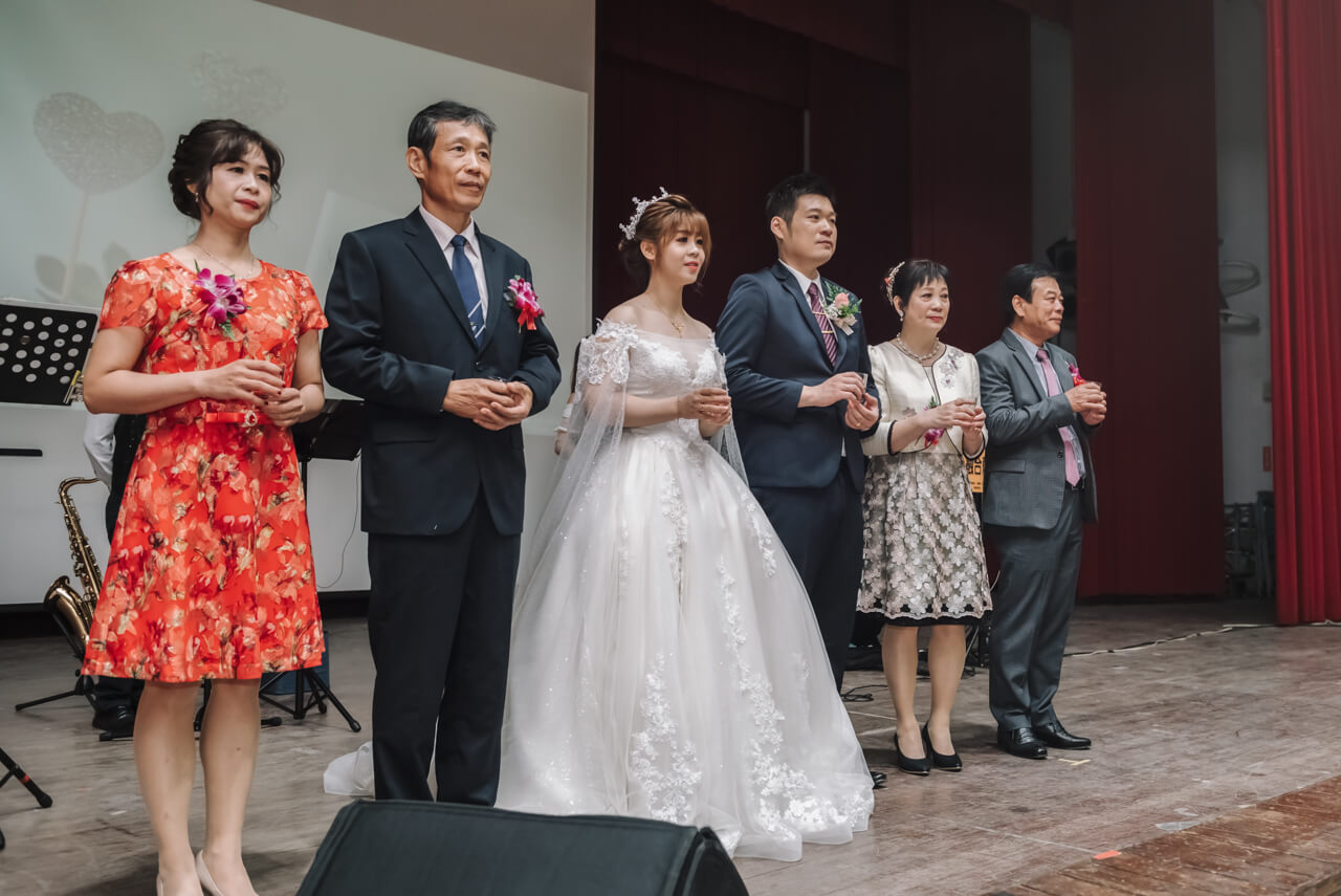 03e4ef7ff96256b82a0689189575f2e6 婚禮紀錄｜高雄婚攝｜迎娶＋午宴｜類婚紗｜岡山高中禮堂宴客