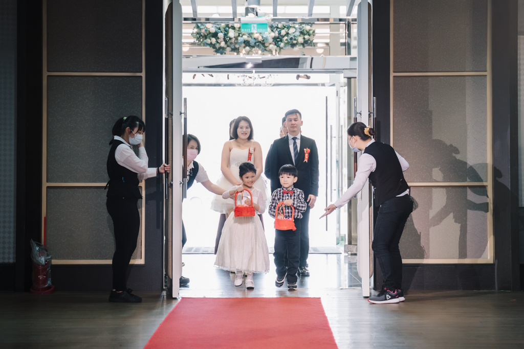 2020041009464173 婚禮紀錄｜高雄婚攝｜台南婚攝｜南部婚攝｜海軍劍門進場｜浪漫帆船二次進場｜類婚紗｜迎娶＋午宴｜玄饌海宴會館｜宴客篇｜