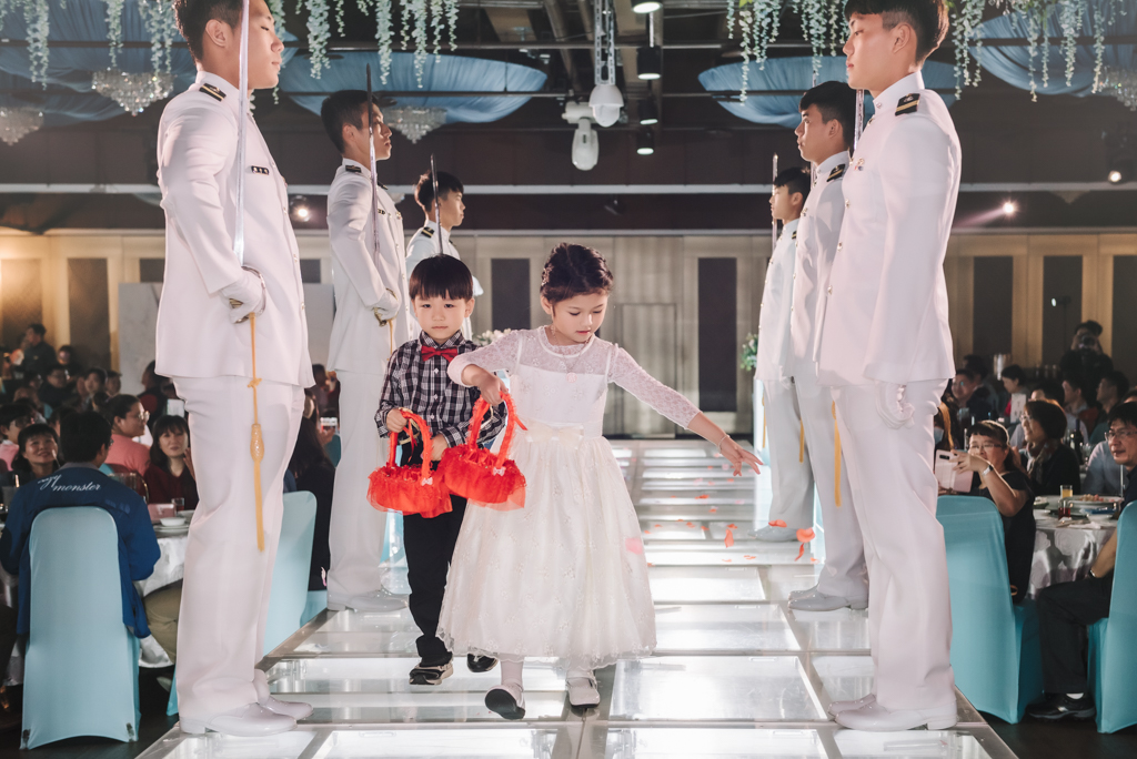 202004100946546 婚禮紀錄｜高雄婚攝｜台南婚攝｜南部婚攝｜海軍劍門進場｜浪漫帆船二次進場｜類婚紗｜迎娶＋午宴｜玄饌海宴會館｜宴客篇｜