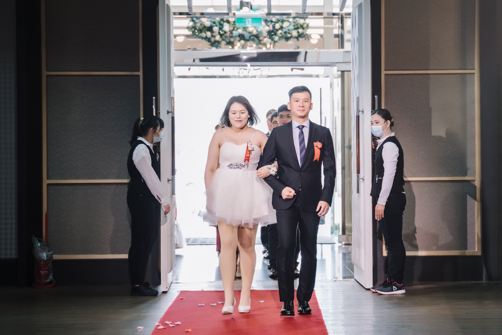 2020041009470167 婚禮紀錄｜高雄婚攝｜台南婚攝｜南部婚攝｜海軍劍門進場｜浪漫帆船二次進場｜類婚紗｜迎娶＋午宴｜玄饌海宴會館｜宴客篇｜