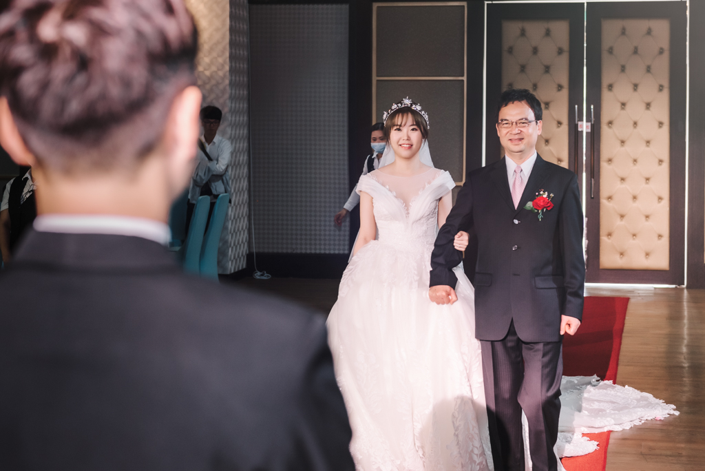 2020041009482823 婚禮紀錄｜高雄婚攝｜台南婚攝｜南部婚攝｜海軍劍門進場｜浪漫帆船二次進場｜類婚紗｜迎娶＋午宴｜玄饌海宴會館｜宴客篇｜