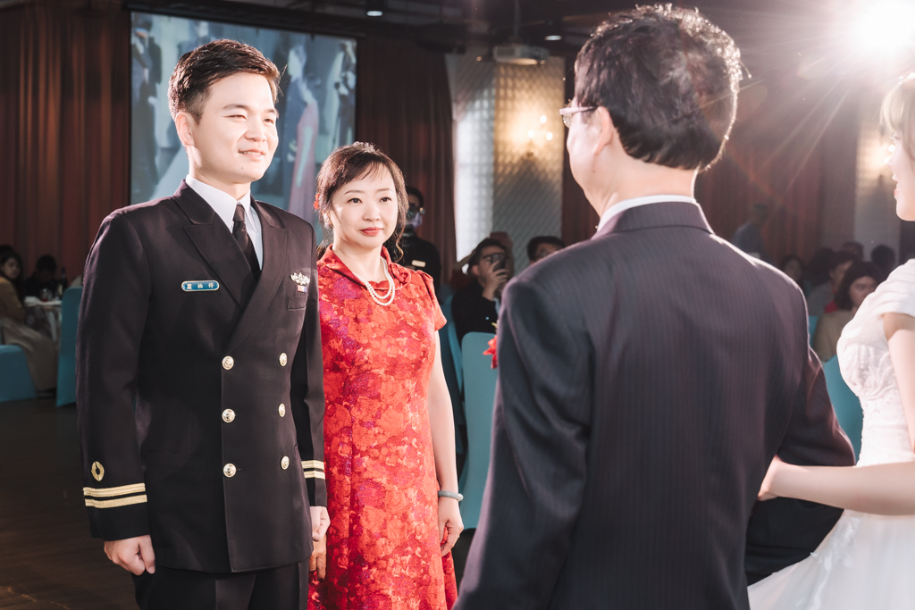 2020041009485017 婚禮紀錄｜高雄婚攝｜台南婚攝｜南部婚攝｜海軍劍門進場｜浪漫帆船二次進場｜類婚紗｜迎娶＋午宴｜玄饌海宴會館｜宴客篇｜