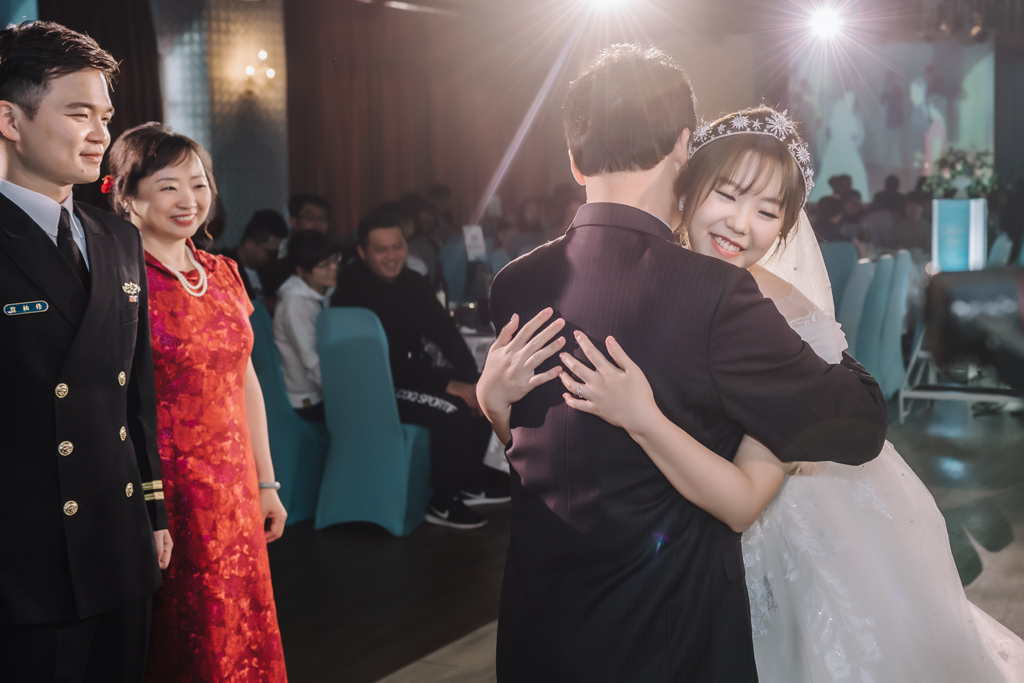 2020041009491496 婚禮紀錄｜高雄婚攝｜台南婚攝｜南部婚攝｜海軍劍門進場｜浪漫帆船二次進場｜類婚紗｜迎娶＋午宴｜玄饌海宴會館｜宴客篇｜
