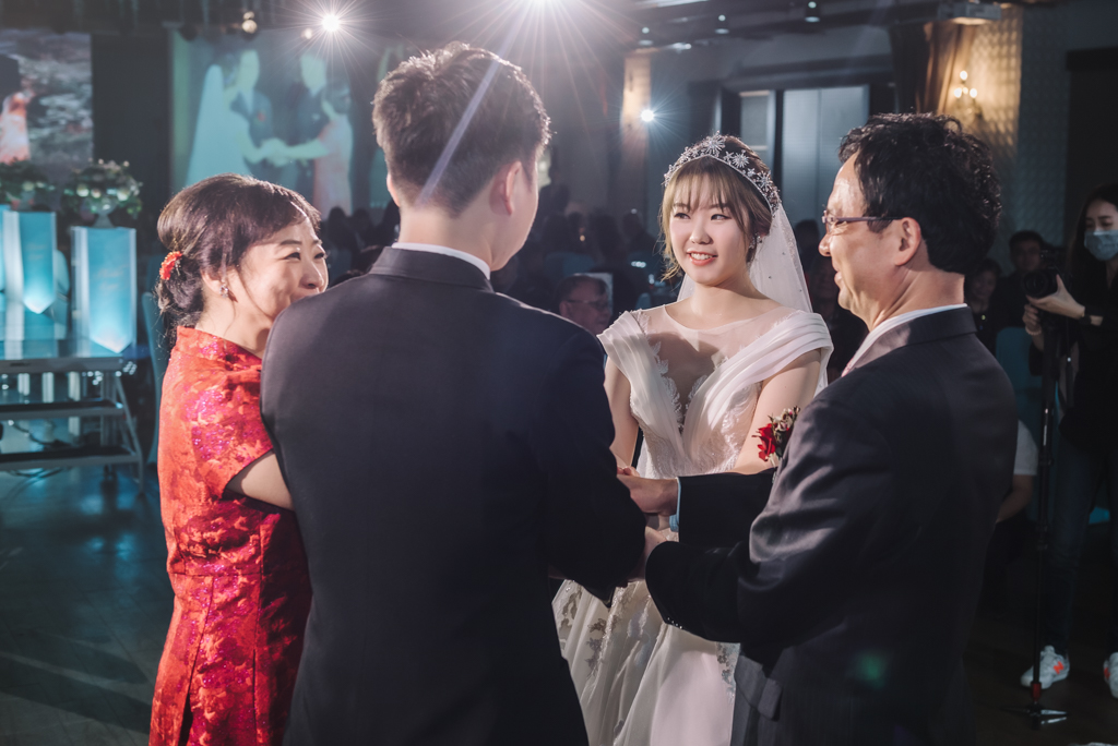 2020041009492780 婚禮紀錄｜高雄婚攝｜台南婚攝｜南部婚攝｜海軍劍門進場｜浪漫帆船二次進場｜類婚紗｜迎娶＋午宴｜玄饌海宴會館｜宴客篇｜