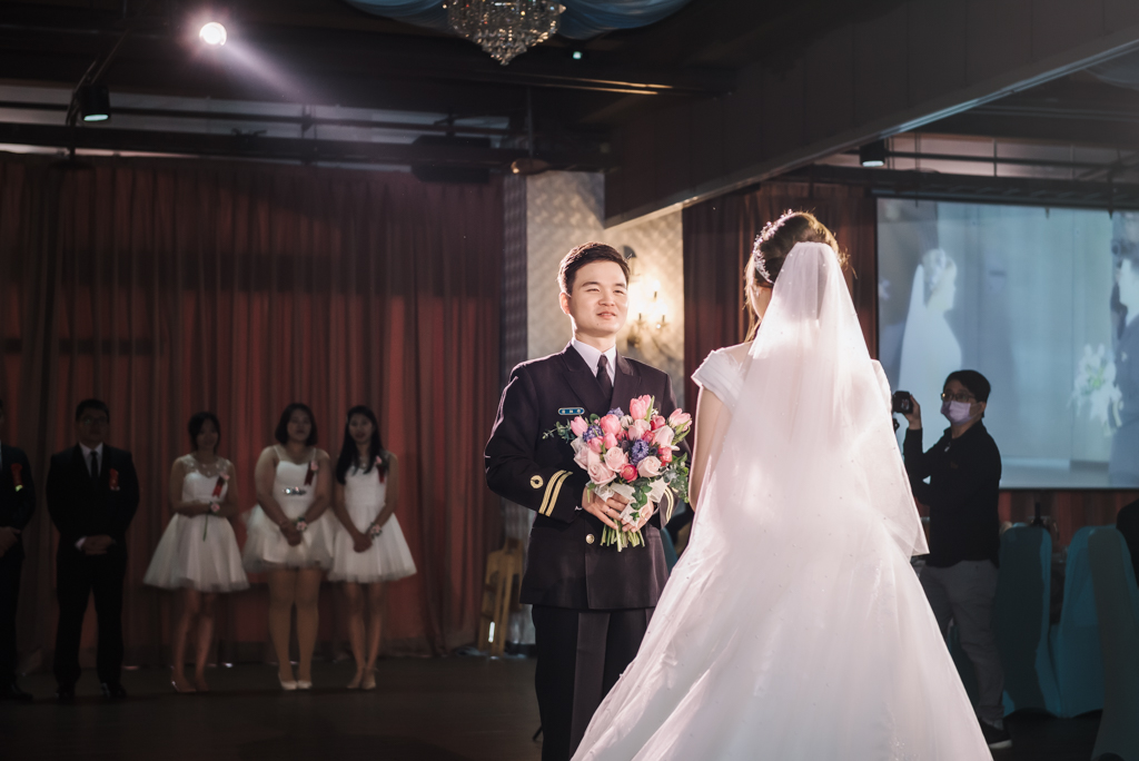 2020041009501860 婚禮紀錄｜高雄婚攝｜台南婚攝｜南部婚攝｜海軍劍門進場｜浪漫帆船二次進場｜類婚紗｜迎娶＋午宴｜玄饌海宴會館｜宴客篇｜