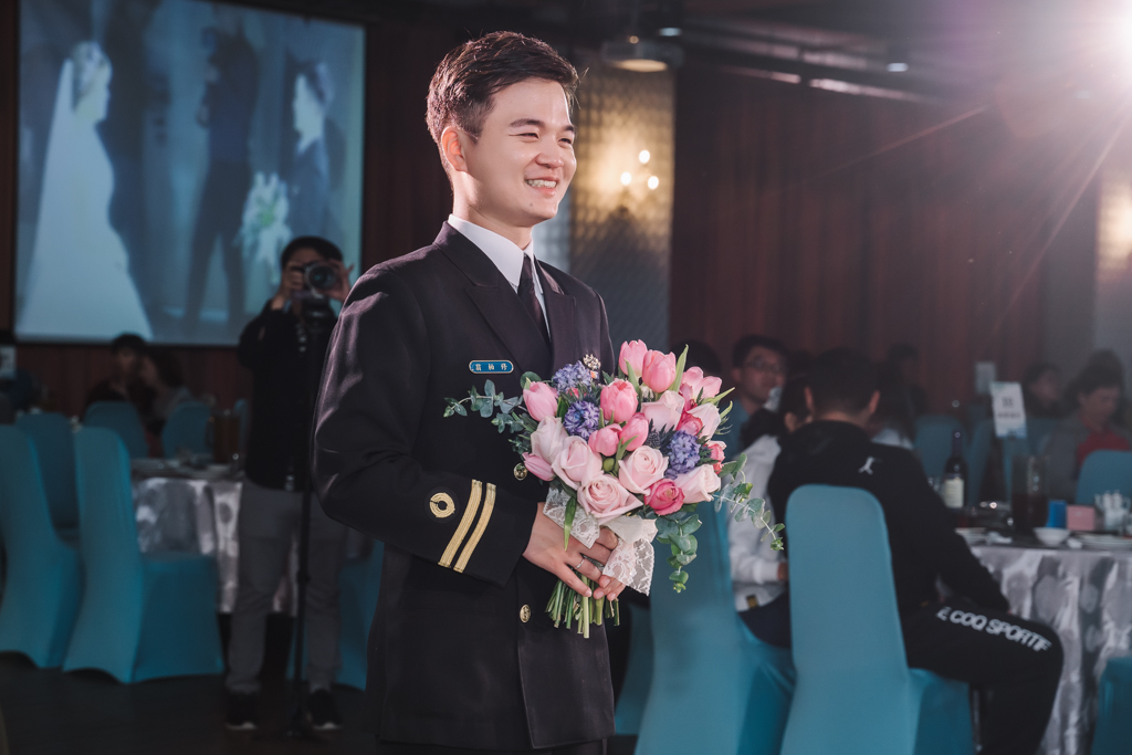 2020041009502972 婚禮紀錄｜高雄婚攝｜台南婚攝｜南部婚攝｜海軍劍門進場｜浪漫帆船二次進場｜類婚紗｜迎娶＋午宴｜玄饌海宴會館｜宴客篇｜
