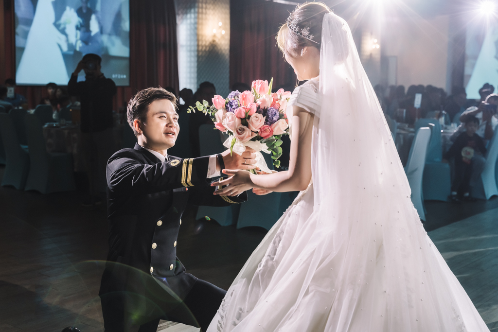 2020041009504843 婚禮紀錄｜高雄婚攝｜台南婚攝｜南部婚攝｜海軍劍門進場｜浪漫帆船二次進場｜類婚紗｜迎娶＋午宴｜玄饌海宴會館｜宴客篇｜