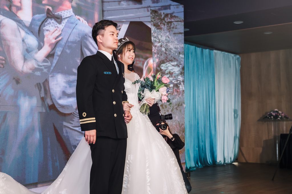 2020041009512873 婚禮紀錄｜高雄婚攝｜台南婚攝｜南部婚攝｜海軍劍門進場｜浪漫帆船二次進場｜類婚紗｜迎娶＋午宴｜玄饌海宴會館｜宴客篇｜