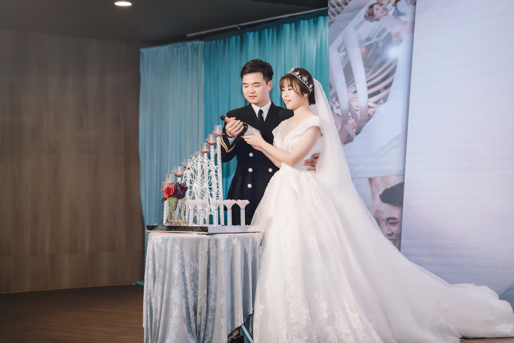 2020041009523238 婚禮紀錄｜高雄婚攝｜台南婚攝｜南部婚攝｜海軍劍門進場｜浪漫帆船二次進場｜類婚紗｜迎娶＋午宴｜玄饌海宴會館｜宴客篇｜