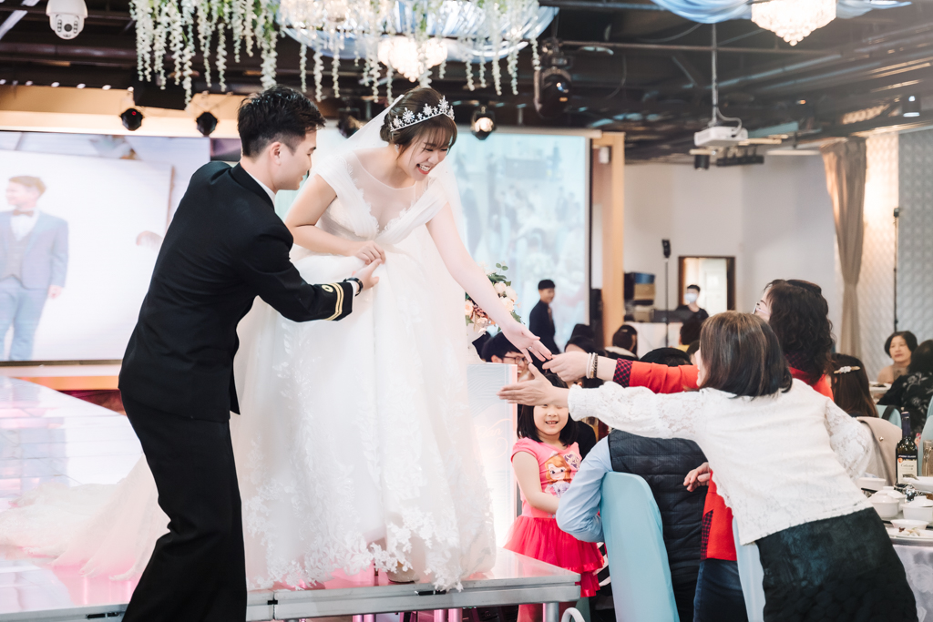2020041009540946 婚禮紀錄｜高雄婚攝｜台南婚攝｜南部婚攝｜海軍劍門進場｜浪漫帆船二次進場｜類婚紗｜迎娶＋午宴｜玄饌海宴會館｜宴客篇｜
