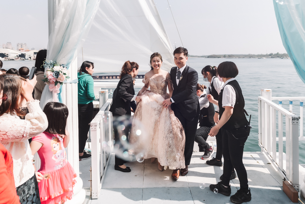 2020041009570073 婚禮紀錄｜高雄婚攝｜台南婚攝｜南部婚攝｜海軍劍門進場｜浪漫帆船二次進場｜類婚紗｜迎娶＋午宴｜玄饌海宴會館｜宴客篇｜