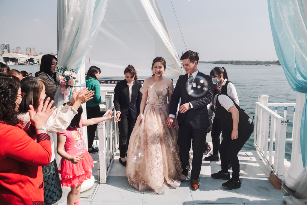 2020041009570629 婚禮紀錄｜高雄婚攝｜台南婚攝｜南部婚攝｜海軍劍門進場｜浪漫帆船二次進場｜類婚紗｜迎娶＋午宴｜玄饌海宴會館｜宴客篇｜