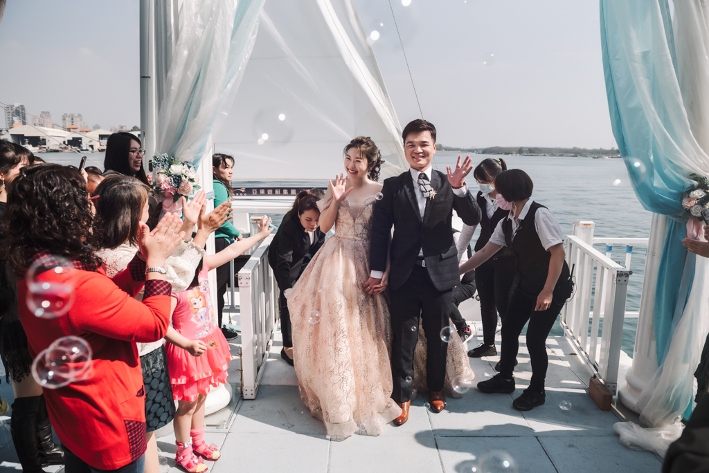 2020041009571321 婚禮紀錄｜高雄婚攝｜台南婚攝｜南部婚攝｜海軍劍門進場｜浪漫帆船二次進場｜類婚紗｜迎娶＋午宴｜玄饌海宴會館｜宴客篇｜