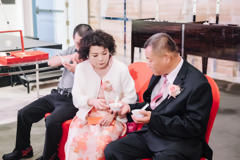 202004140438208 婚禮紀錄|高雄婚攝|南部婚攝|類婚紗|訂婚|迎娶|午宴|高雄林皇宮|儀式篇|