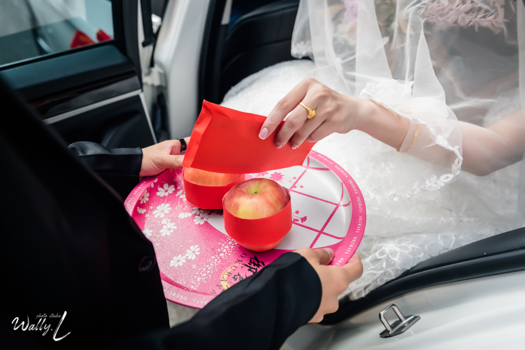 2020112315411793 |婚禮紀錄|高雄婚攝|南部婚攝|類婚紗|雙儀式午宴|闖關遊戲|訂婚迎娶|拜別父母|高雄富苑囍宴會館|儀式篇|