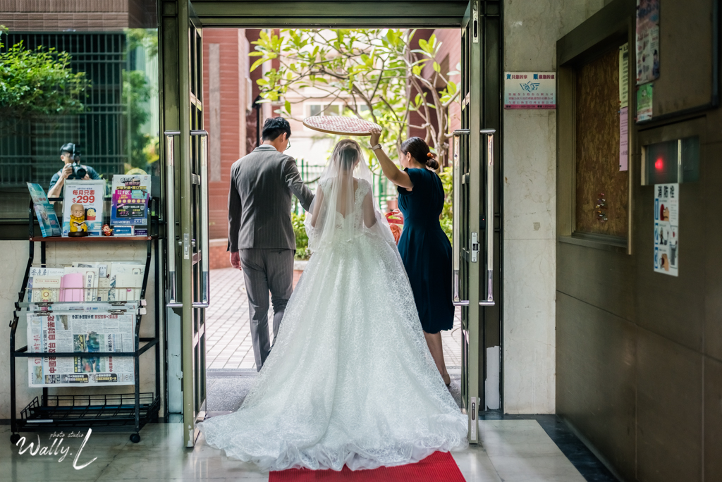 2020112315413752 |婚禮紀錄|高雄婚攝|南部婚攝|類婚紗|雙儀式午宴|闖關遊戲|訂婚迎娶|拜別父母|高雄富苑囍宴會館|儀式篇|