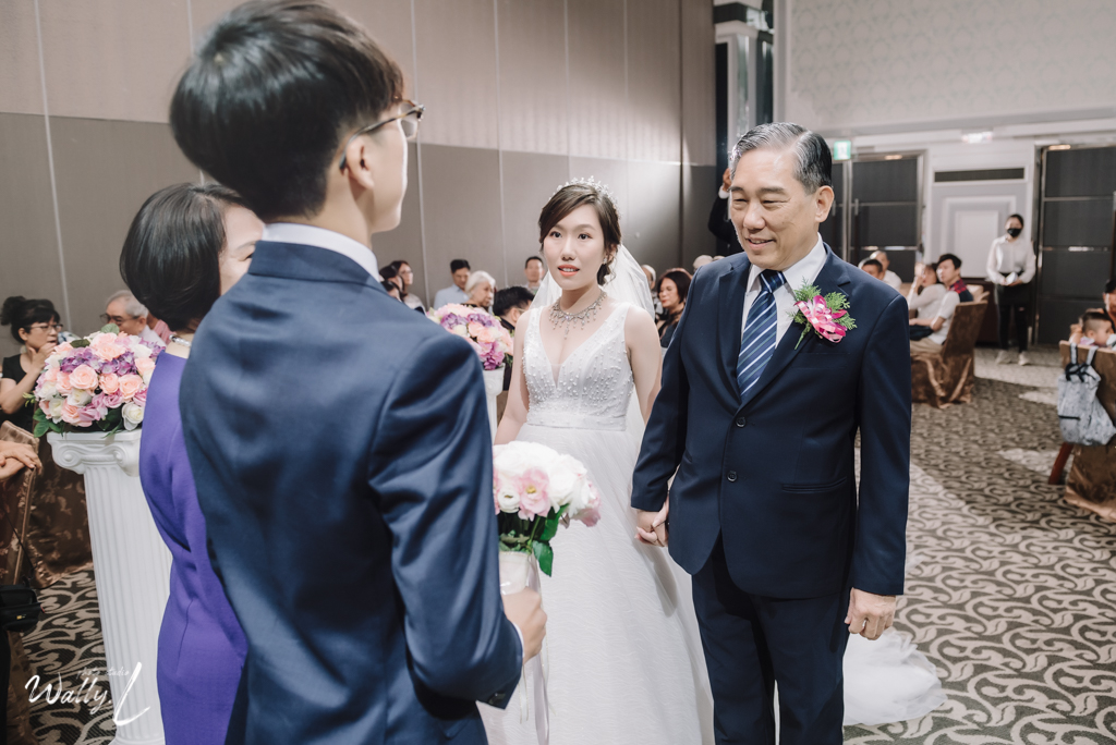2020121615134738 ｜婚禮紀錄｜高雄婚攝｜屏東婚攝｜南部婚攝｜類婚紗｜純午宴｜交付儀式｜二進敲杯｜抽捧花｜屏東維多莉亞婚宴會館｜