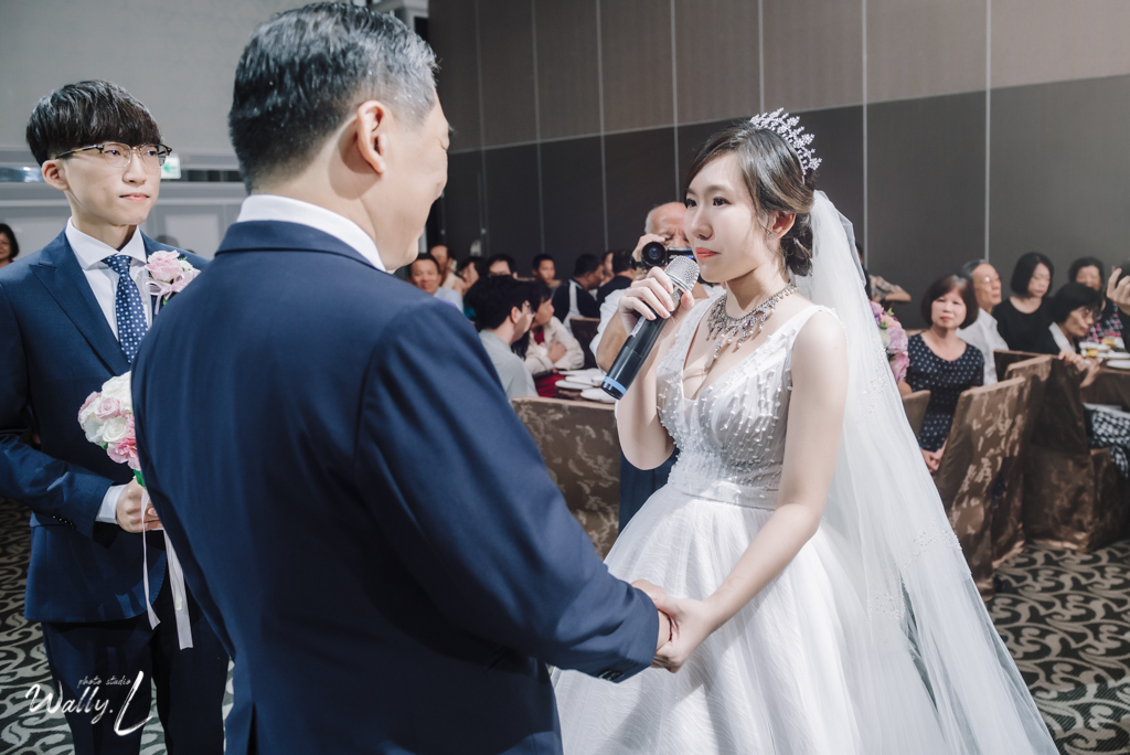 2020121615141863 ｜婚禮紀錄｜高雄婚攝｜屏東婚攝｜南部婚攝｜類婚紗｜純午宴｜交付儀式｜二進敲杯｜抽捧花｜屏東維多莉亞婚宴會館｜