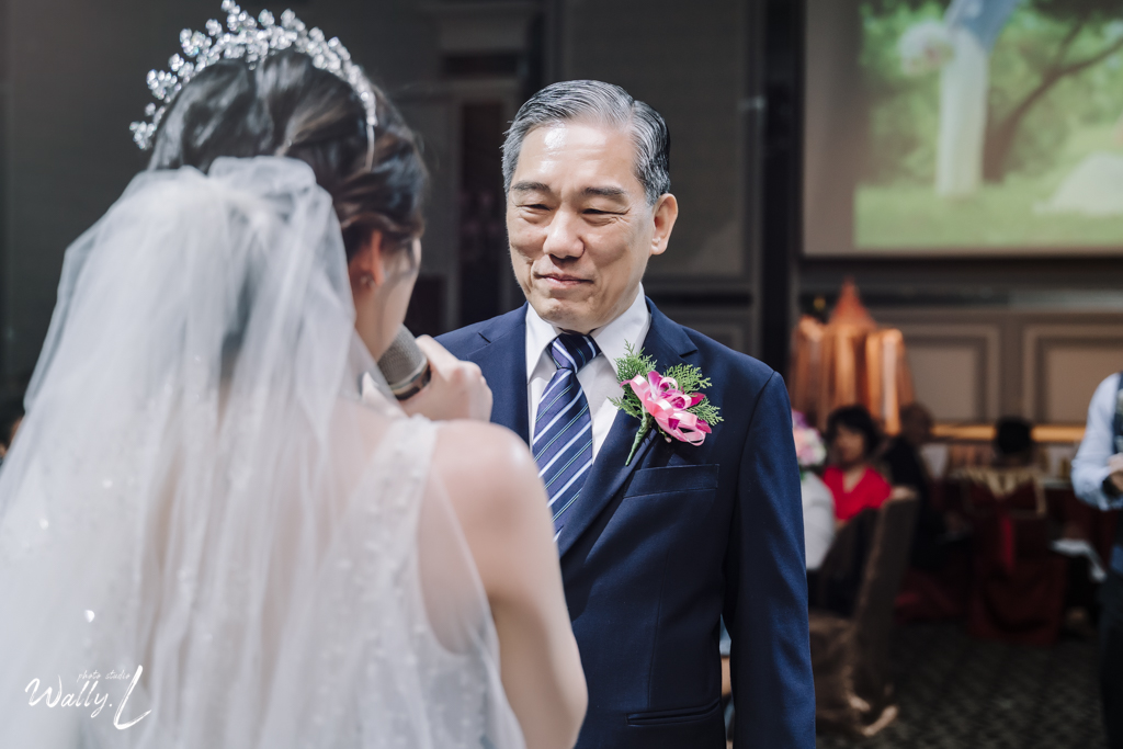 202012161514243 ｜婚禮紀錄｜高雄婚攝｜屏東婚攝｜南部婚攝｜類婚紗｜純午宴｜交付儀式｜二進敲杯｜抽捧花｜屏東維多莉亞婚宴會館｜
