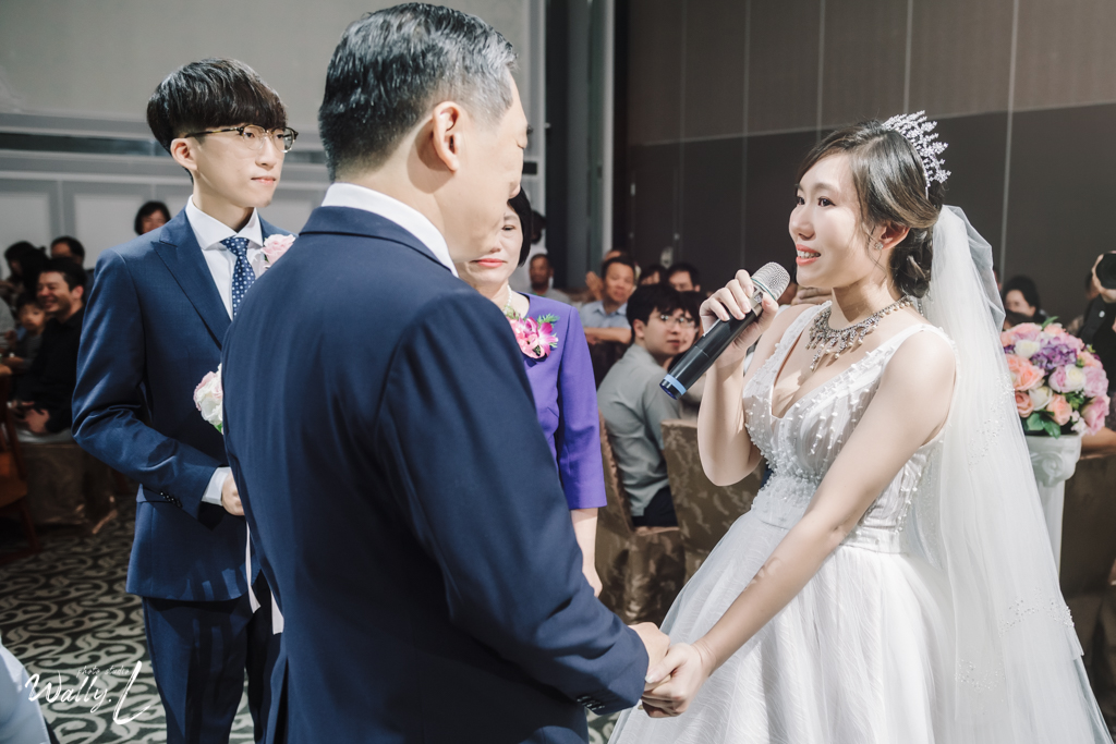 2020121615143836 ｜婚禮紀錄｜高雄婚攝｜屏東婚攝｜南部婚攝｜類婚紗｜純午宴｜交付儀式｜二進敲杯｜抽捧花｜屏東維多莉亞婚宴會館｜