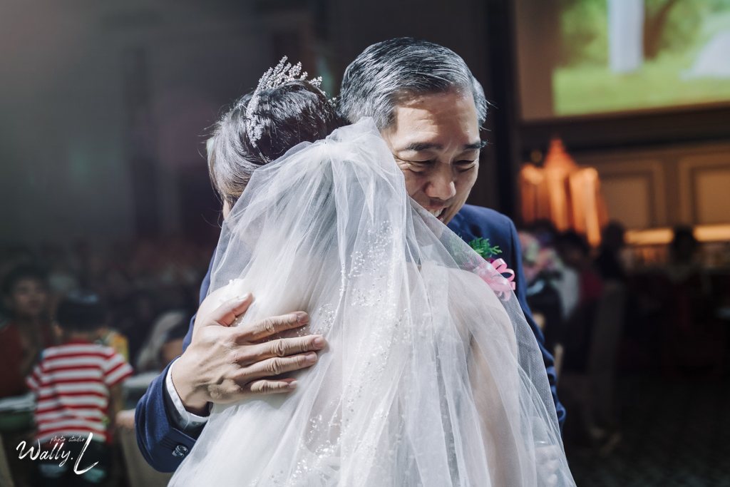 2020121615145567 ｜婚禮紀錄｜高雄婚攝｜屏東婚攝｜南部婚攝｜類婚紗｜純午宴｜交付儀式｜二進敲杯｜抽捧花｜屏東維多莉亞婚宴會館｜