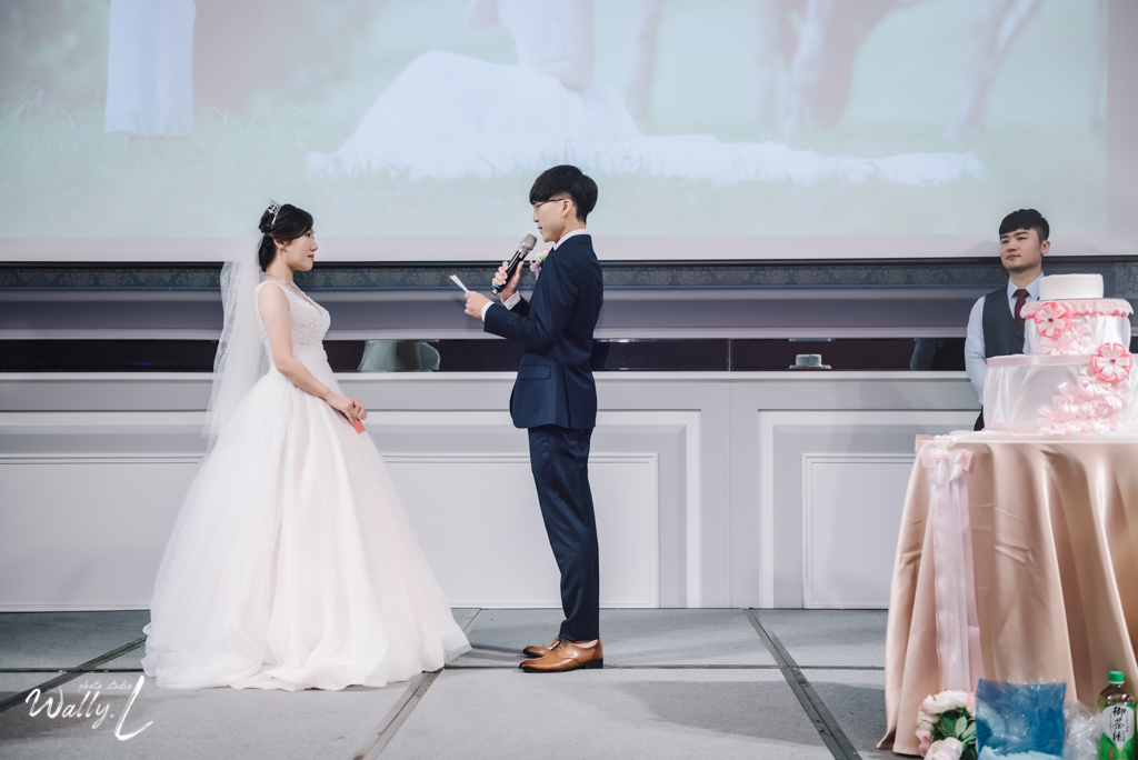 2020121615175842 ｜婚禮紀錄｜高雄婚攝｜屏東婚攝｜南部婚攝｜類婚紗｜純午宴｜交付儀式｜二進敲杯｜抽捧花｜屏東維多莉亞婚宴會館｜