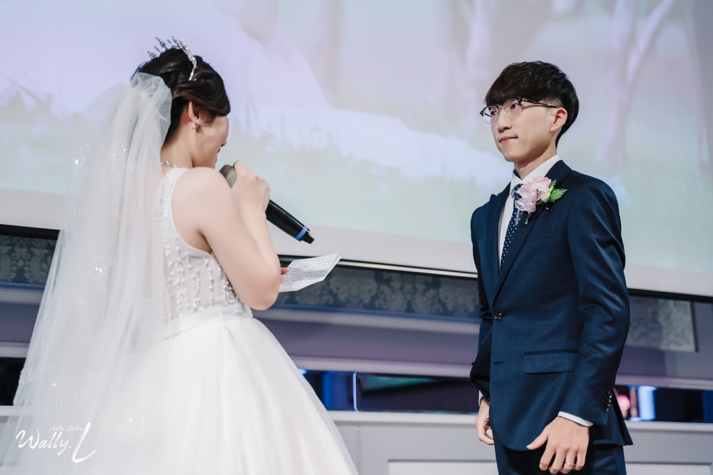 202012161518158 ｜婚禮紀錄｜高雄婚攝｜屏東婚攝｜南部婚攝｜類婚紗｜純午宴｜交付儀式｜二進敲杯｜抽捧花｜屏東維多莉亞婚宴會館｜