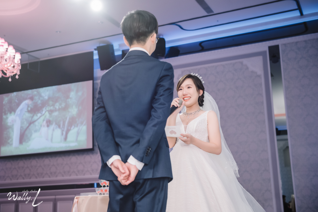 2020121615184564 ｜婚禮紀錄｜高雄婚攝｜屏東婚攝｜南部婚攝｜類婚紗｜純午宴｜交付儀式｜二進敲杯｜抽捧花｜屏東維多莉亞婚宴會館｜