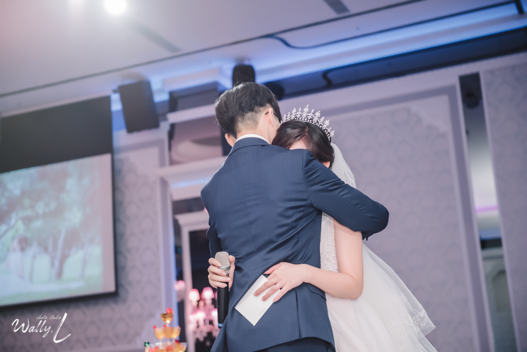 2020121615185138 ｜婚禮紀錄｜高雄婚攝｜屏東婚攝｜南部婚攝｜類婚紗｜純午宴｜交付儀式｜二進敲杯｜抽捧花｜屏東維多莉亞婚宴會館｜