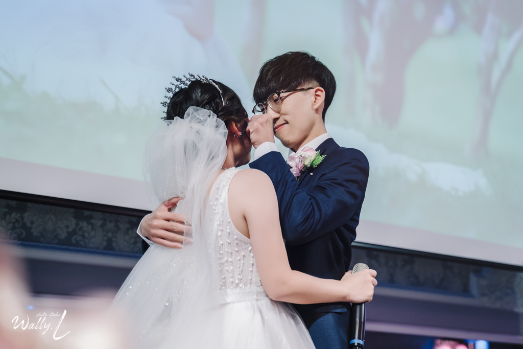 2020121615185690 ｜婚禮紀錄｜高雄婚攝｜屏東婚攝｜南部婚攝｜類婚紗｜純午宴｜交付儀式｜二進敲杯｜抽捧花｜屏東維多莉亞婚宴會館｜