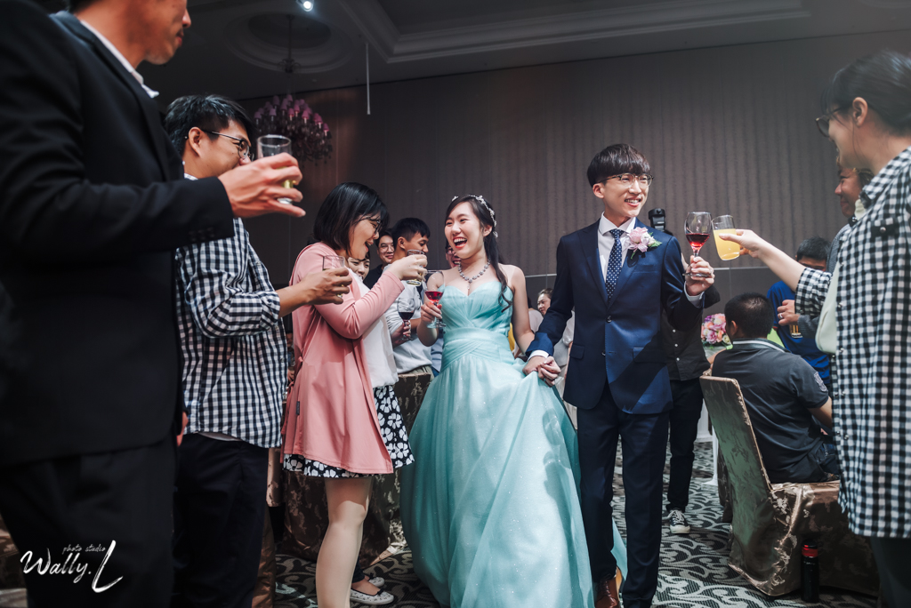 2020121615292539 ｜婚禮紀錄｜高雄婚攝｜屏東婚攝｜南部婚攝｜類婚紗｜純午宴｜交付儀式｜二進敲杯｜抽捧花｜屏東維多莉亞婚宴會館｜