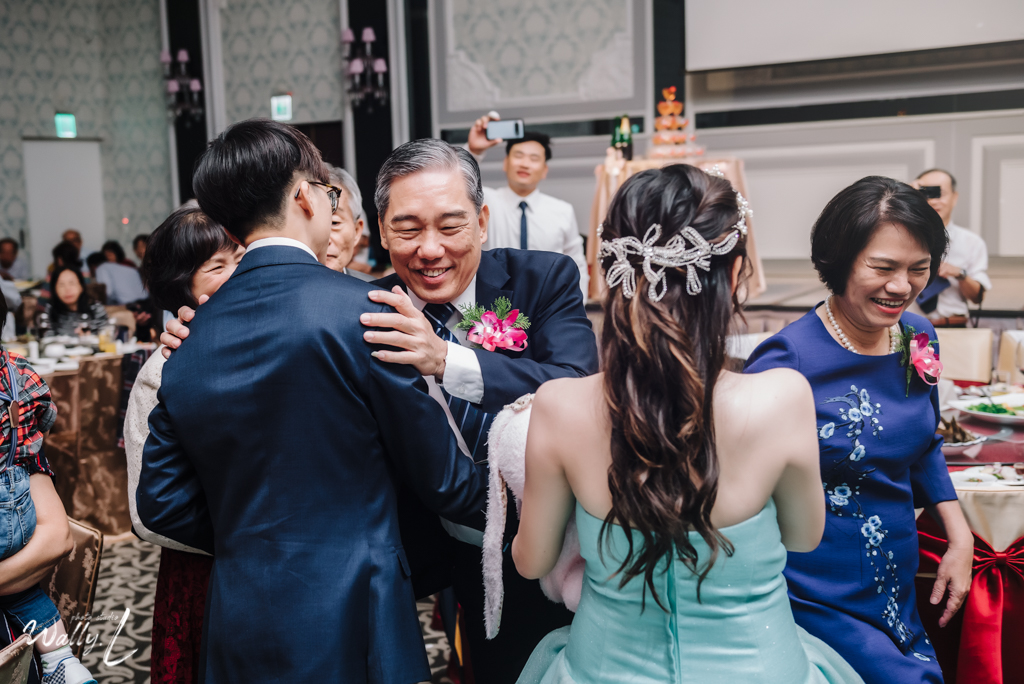 2020121615293365 ｜婚禮紀錄｜高雄婚攝｜屏東婚攝｜南部婚攝｜類婚紗｜純午宴｜交付儀式｜二進敲杯｜抽捧花｜屏東維多莉亞婚宴會館｜