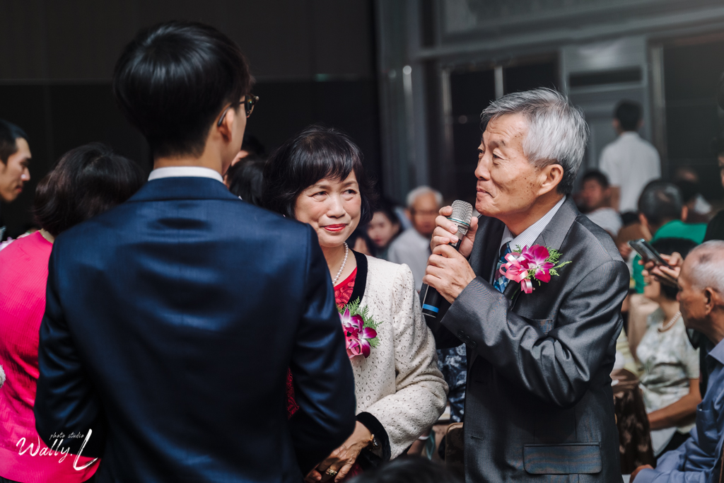2020121615294510 ｜婚禮紀錄｜高雄婚攝｜屏東婚攝｜南部婚攝｜類婚紗｜純午宴｜交付儀式｜二進敲杯｜抽捧花｜屏東維多莉亞婚宴會館｜
