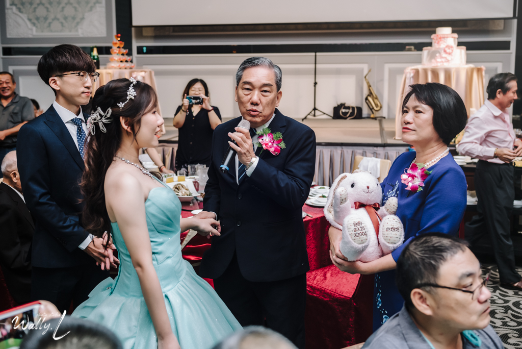 2020121615310854 ｜婚禮紀錄｜高雄婚攝｜屏東婚攝｜南部婚攝｜類婚紗｜純午宴｜交付儀式｜二進敲杯｜抽捧花｜屏東維多莉亞婚宴會館｜