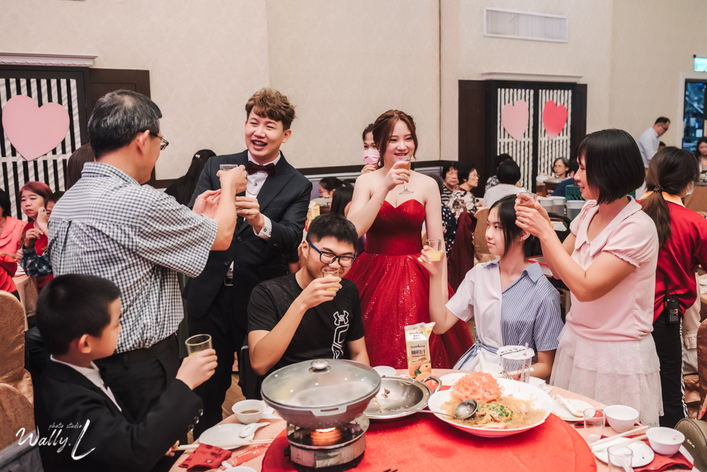 2020122514173995 |婚禮紀錄|高雄婚攝|屏東婚攝|南部婚攝|類婚紗|儀式午宴|交付儀式|二進唱歌|屏東和樂婚宴會館|宴客篇|