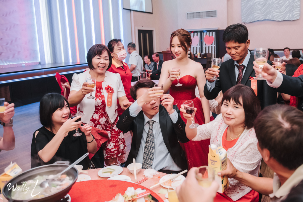 2020122600561350 |婚禮紀錄|高雄婚攝|屏東婚攝|南部婚攝|類婚紗|儀式午宴|交付儀式|二進唱歌|屏東和樂婚宴會館|宴客篇|