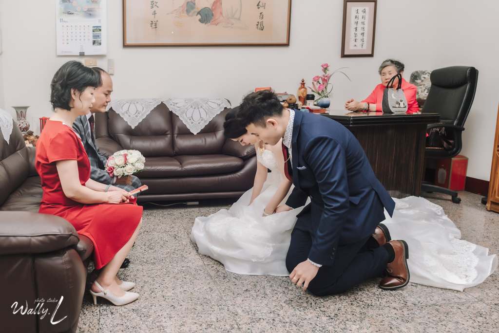2021013112410050 ｜婚禮紀錄｜高雄婚攝｜屏東婚攝｜南部婚攝｜儀式午宴｜訂婚儀式｜迎娶儀式｜奉茶｜拜別父母｜儀式篇｜