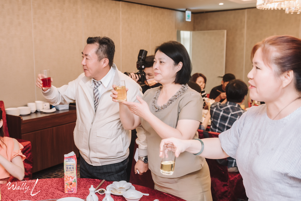 202105251453297 婚禮紀錄｜高雄婚攝｜南部婚攝｜訂婚午宴｜屏東維多莉亞婚宴會館｜