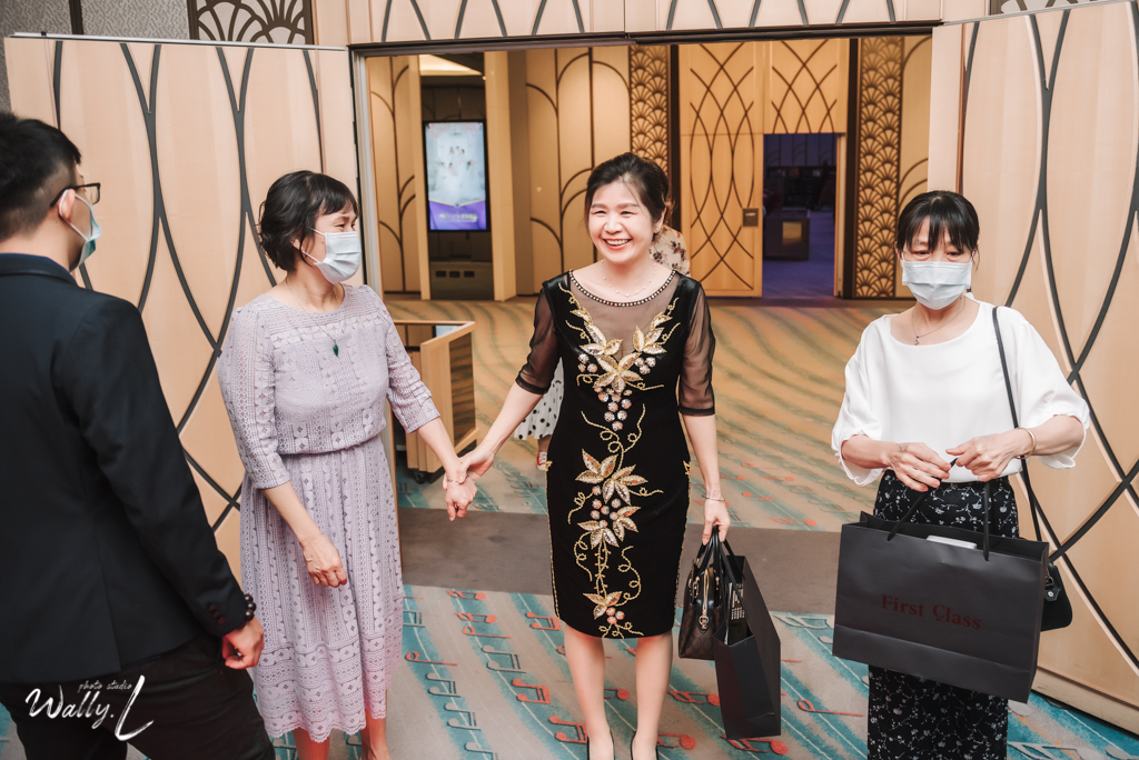 2021062104362060 婚禮紀錄｜高雄婚攝｜南部婚攝｜訂婚儀式｜類婚紗｜漢來大飯店巨蛋會館｜