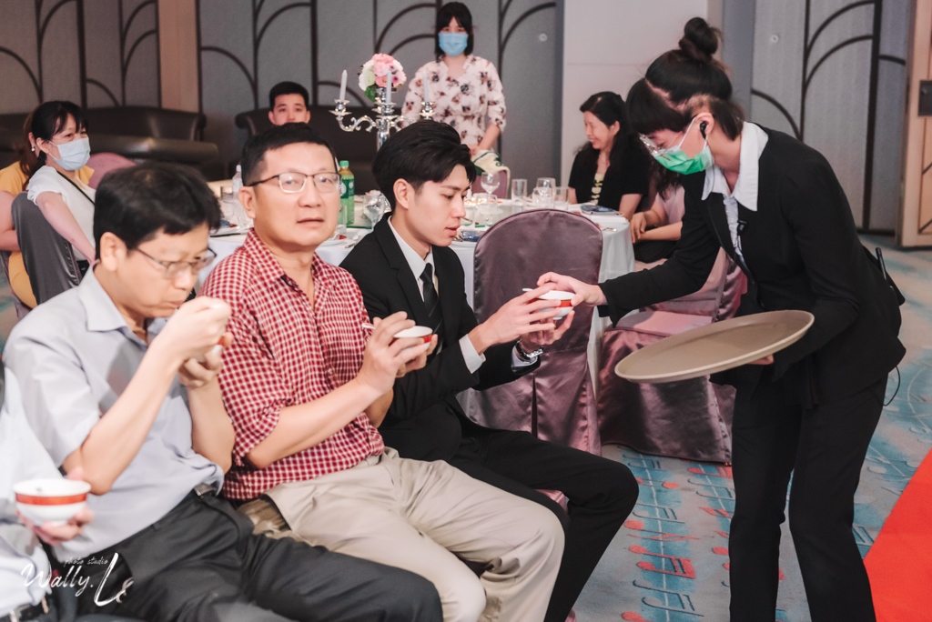 2021062104382398 婚禮紀錄｜高雄婚攝｜南部婚攝｜訂婚儀式｜類婚紗｜漢來大飯店巨蛋會館｜