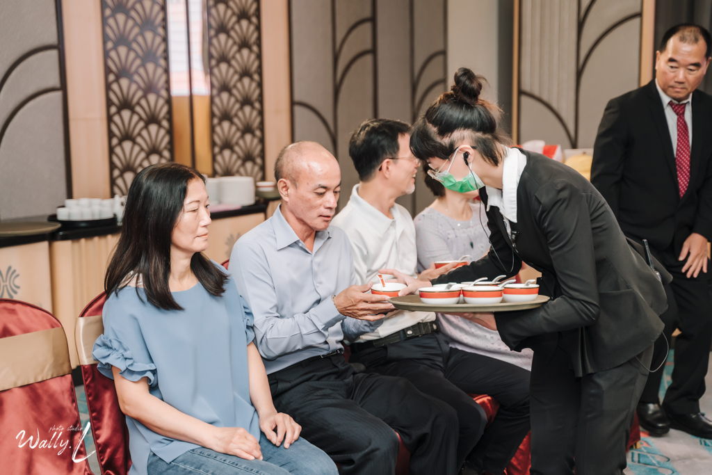 2021062104383560 婚禮紀錄｜高雄婚攝｜南部婚攝｜訂婚儀式｜類婚紗｜漢來大飯店巨蛋會館｜
