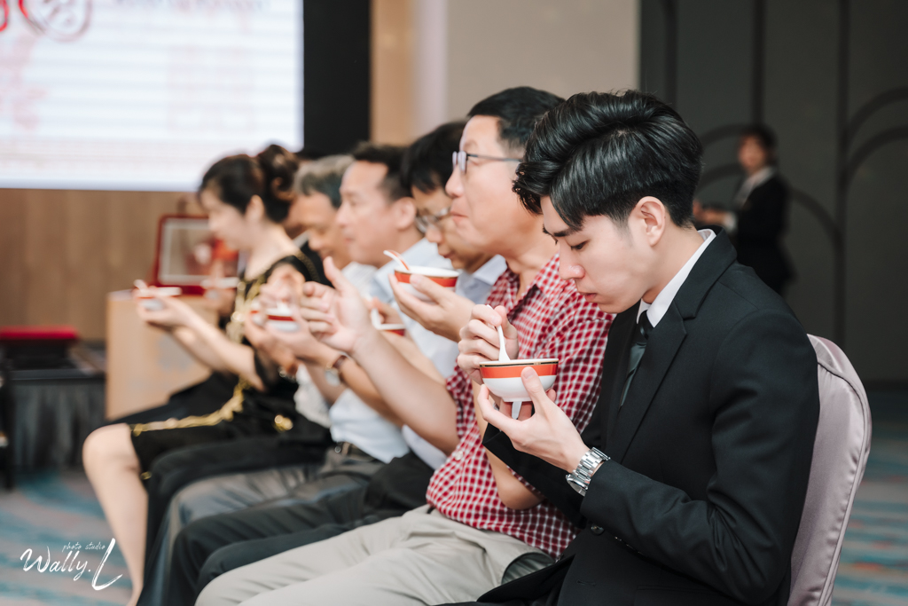 2021062104384882 婚禮紀錄｜高雄婚攝｜南部婚攝｜訂婚儀式｜類婚紗｜漢來大飯店巨蛋會館｜