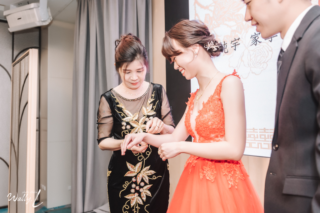 20210621044252100 婚禮紀錄｜高雄婚攝｜南部婚攝｜訂婚儀式｜類婚紗｜漢來大飯店巨蛋會館｜