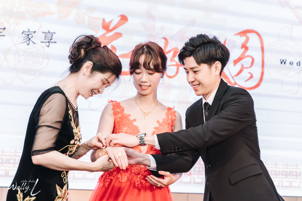 2021062104425856 婚禮紀錄｜高雄婚攝｜南部婚攝｜訂婚儀式｜類婚紗｜漢來大飯店巨蛋會館｜