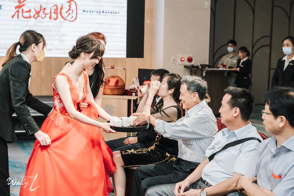 202106210444319 婚禮紀錄｜高雄婚攝｜南部婚攝｜訂婚儀式｜類婚紗｜漢來大飯店巨蛋會館｜