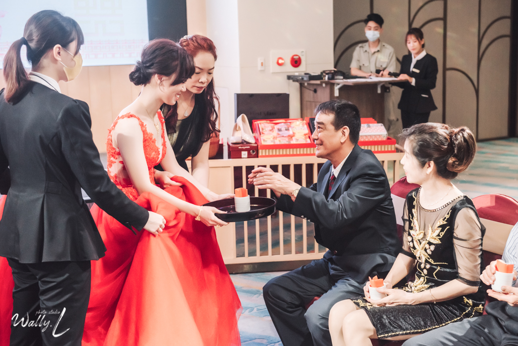 2021062104464272 婚禮紀錄｜高雄婚攝｜南部婚攝｜訂婚儀式｜類婚紗｜漢來大飯店巨蛋會館｜
