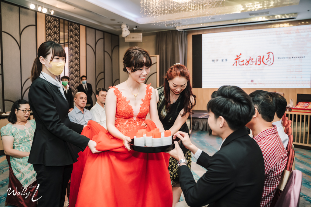 2021062104475128 婚禮紀錄｜高雄婚攝｜南部婚攝｜訂婚儀式｜類婚紗｜漢來大飯店巨蛋會館｜