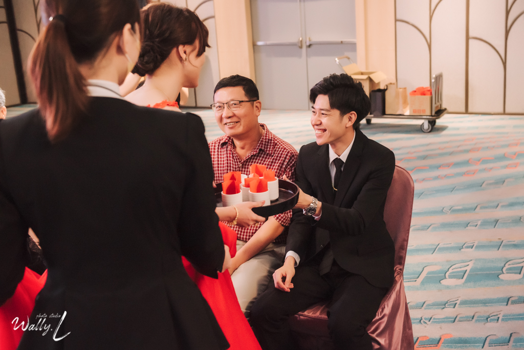 2021062104475856 婚禮紀錄｜高雄婚攝｜南部婚攝｜訂婚儀式｜類婚紗｜漢來大飯店巨蛋會館｜
