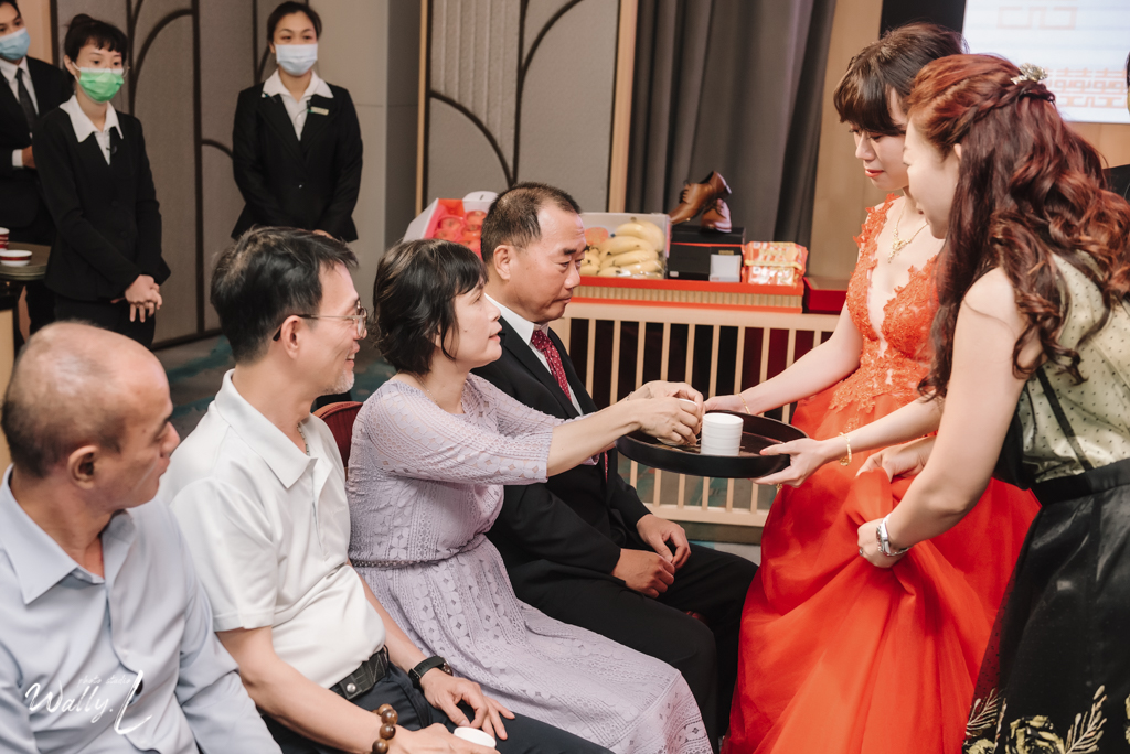 2021062104481186 婚禮紀錄｜高雄婚攝｜南部婚攝｜訂婚儀式｜類婚紗｜漢來大飯店巨蛋會館｜