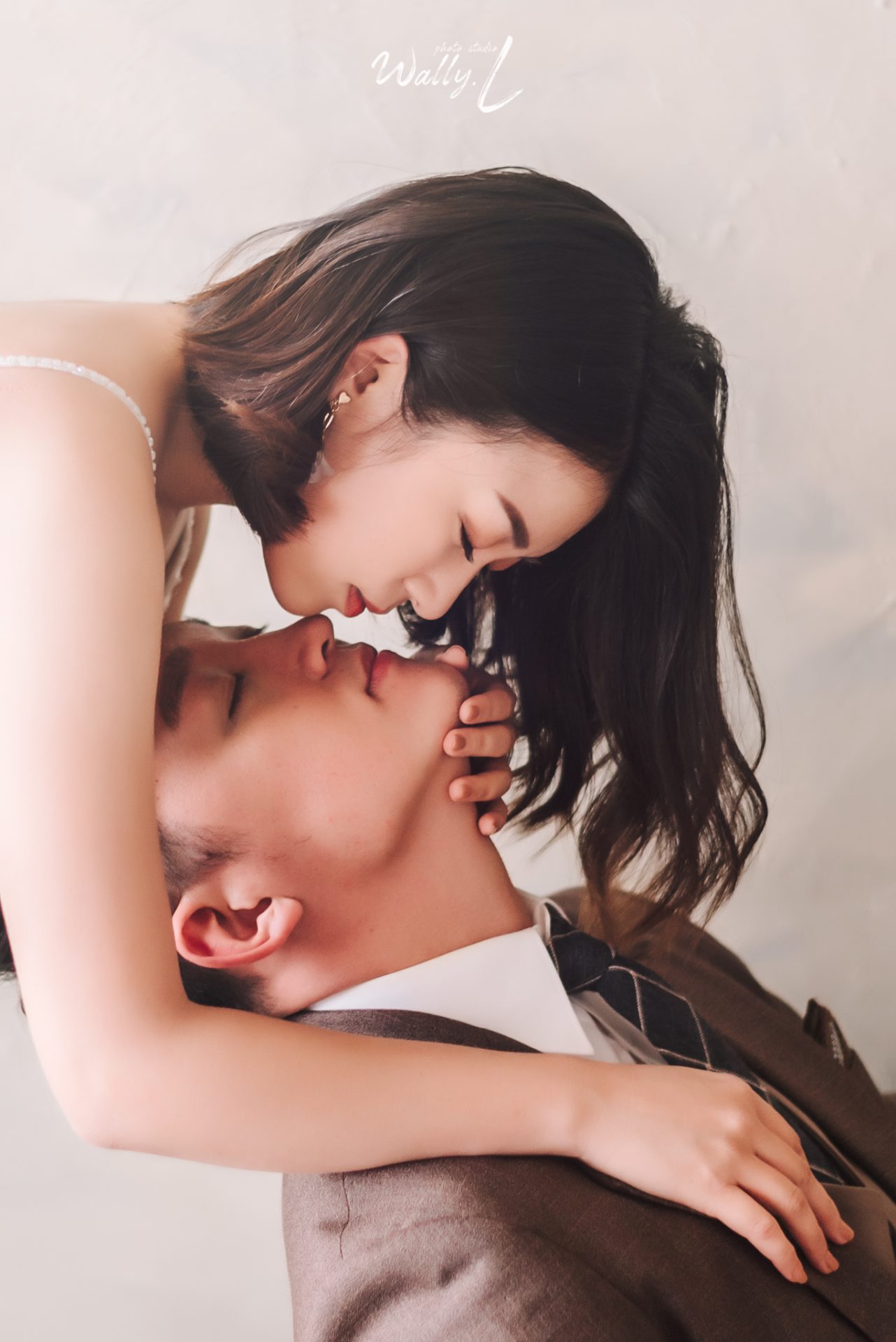 2021080309414063 ｜瓦力攝影工作室｜自助婚紗｜婚紗創作｜曠野_W_W_攝影棚｜高雄美術館